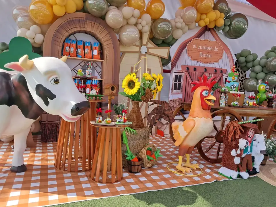 Granja de Zenón: mesa principal — evento infantil real en Lima